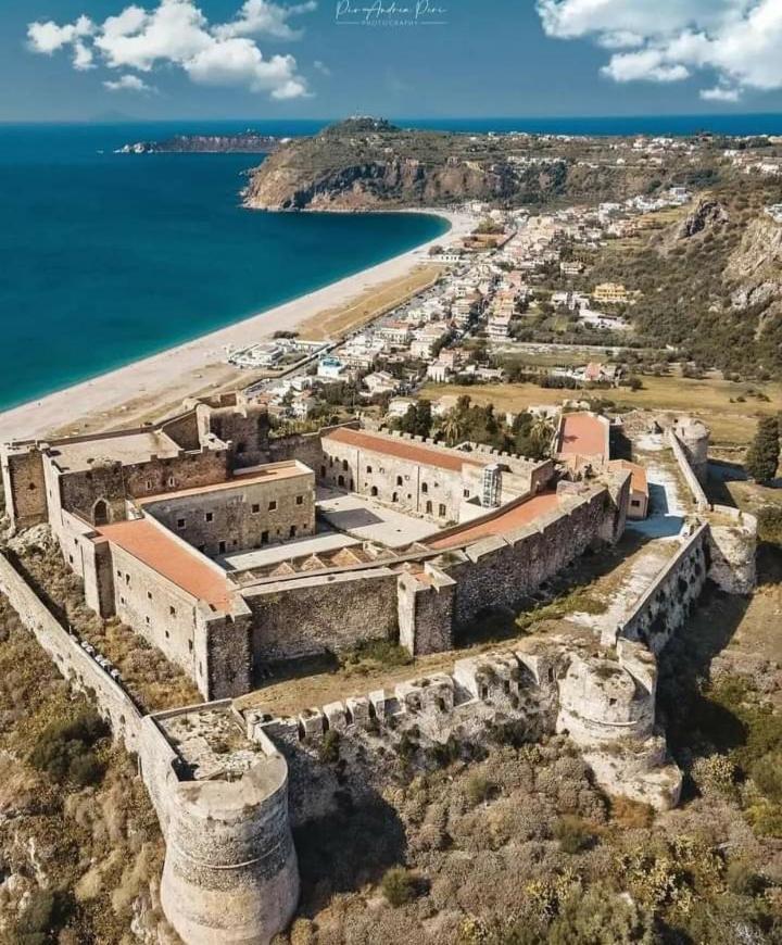 Bed and Breakfast Milazzo: La Porta Delle Eolie Экстерьер фото